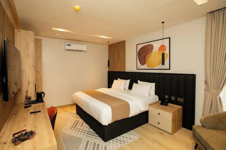 Stay And Homely