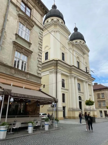 Zdesj Zhivet Schastje