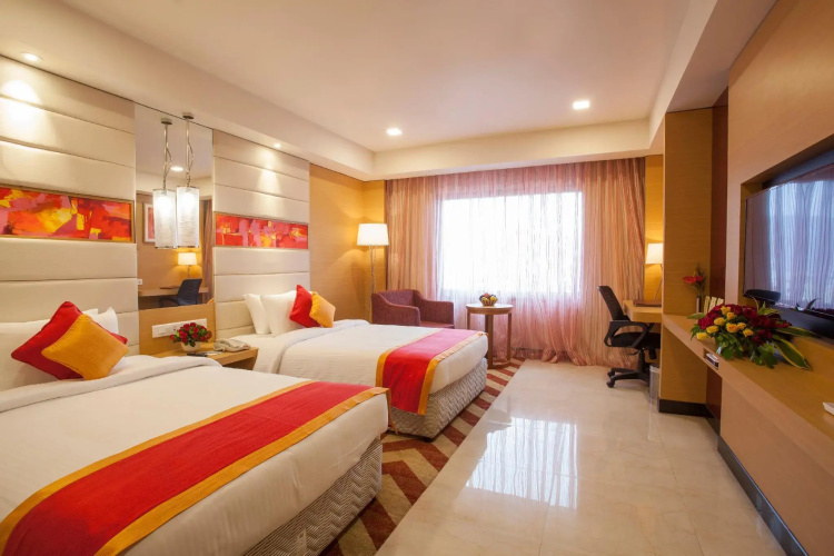 Dolphin Hotel