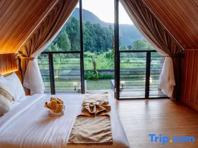 Standard Double room with lake view