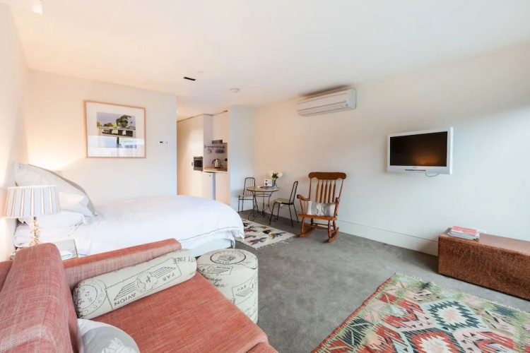 CELESTE, 1BDR East Melbourne Apartment