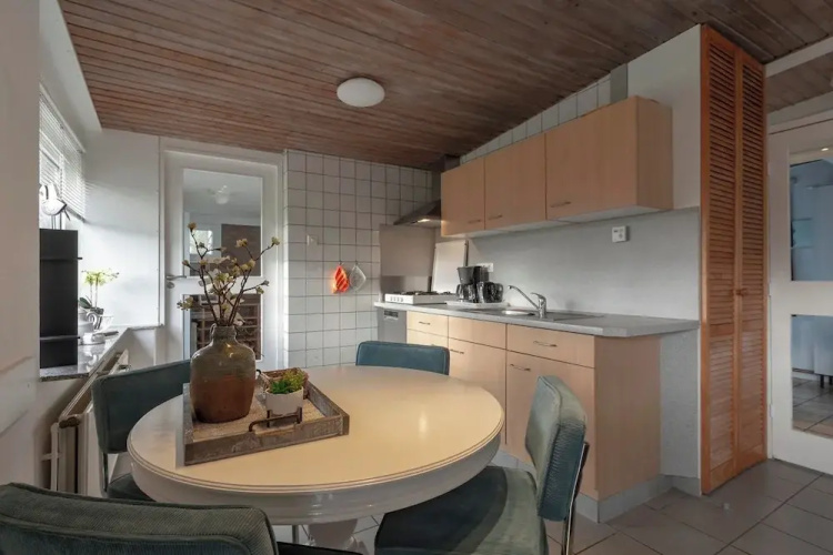 Cozy Bungalow With Patio