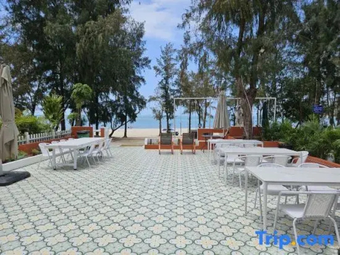 Yangjiang Beach House B&B