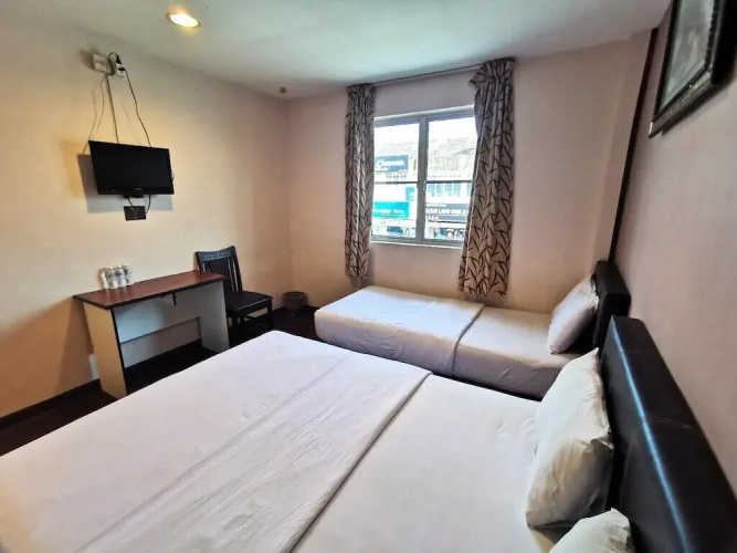 98 Hotel