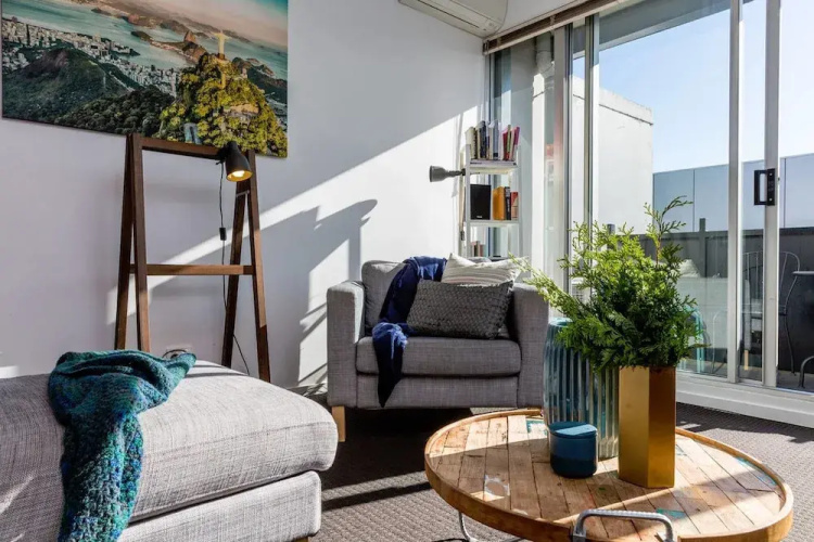 Mika, 2bdr Fitzroy pad With Secure Parking