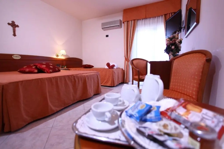 Deluxe Double room with balcony and with sea view