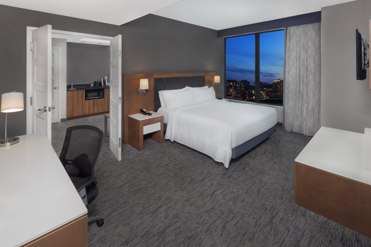 Holiday Inn & Suites Montreal Centre-ville Ouest photo 6