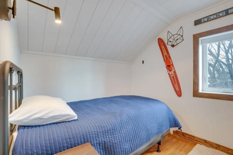 5 Bedrooms Cottage