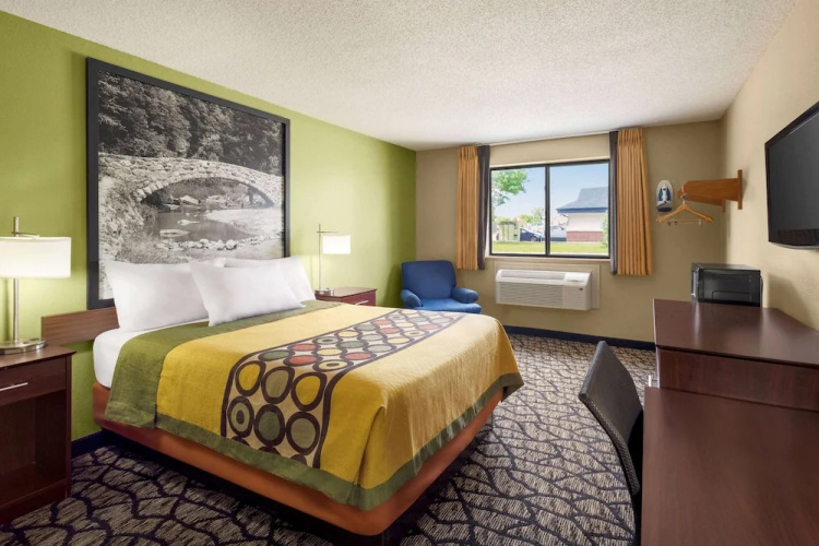 Super 8 Ankeny/Des Moines Area