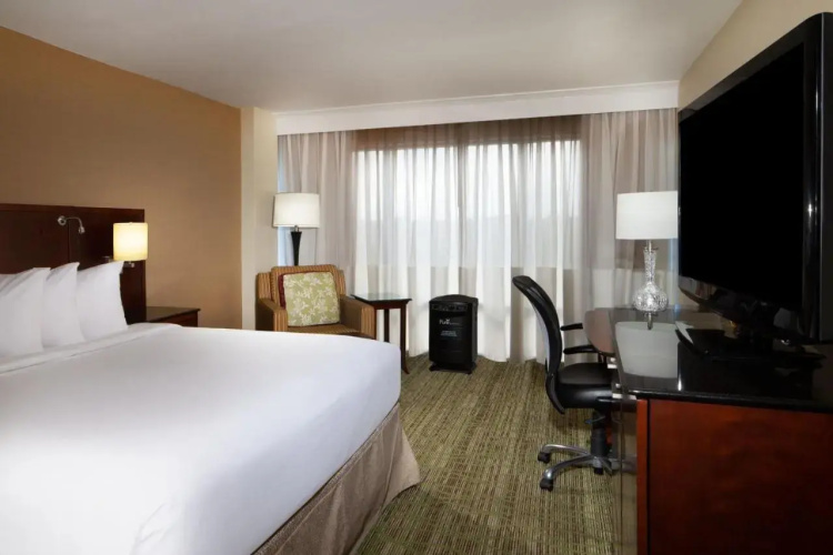 Holiday Inn Select Memphis East