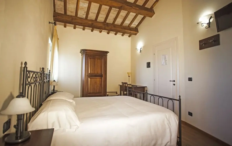 Standard Double room with land view