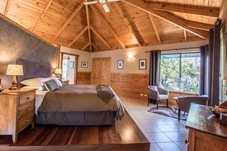 1 Bedroom Luxury Cottage with garden view