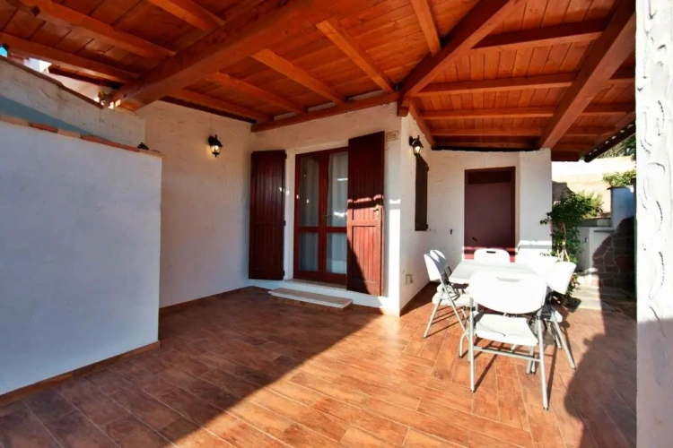 2 Bedrooms Cottage