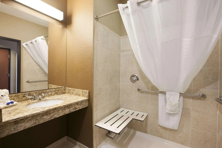 Microtel Inn & Suites by Wyndham Cotulla