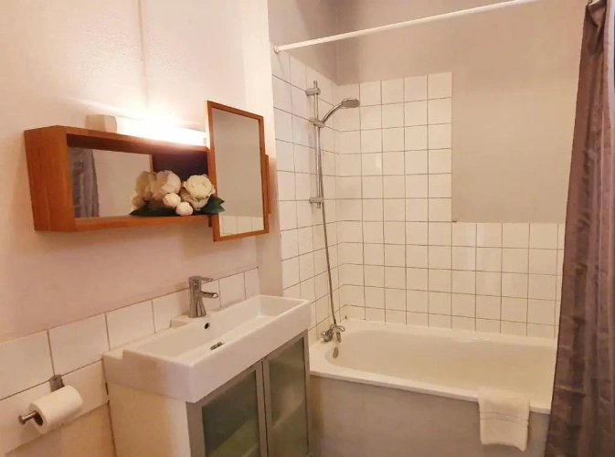 2 Bedrooms Apartment