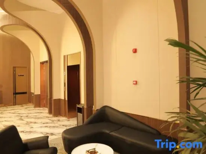 Ruijin Business Hotel