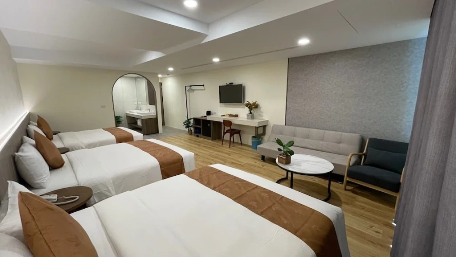 Standard Quadruple room with balcony and with mountain view