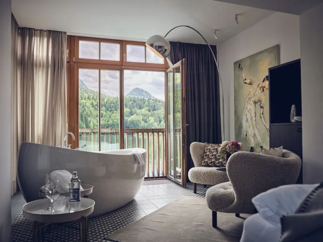 Standard Double room with balcony and with lake view