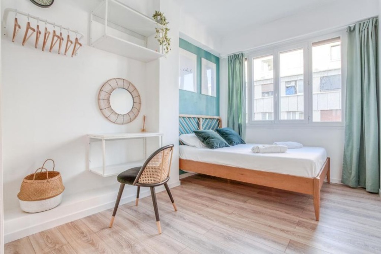 3 Bedrooms Apartment