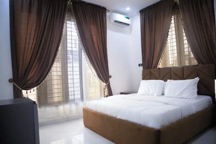 Kyeston Apartment