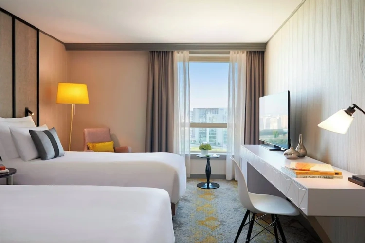 Deluxe Twin Guest room