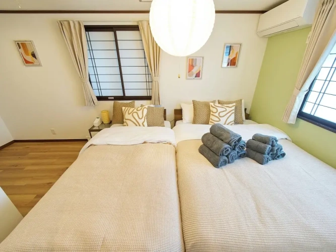 4 Bedrooms Cottage