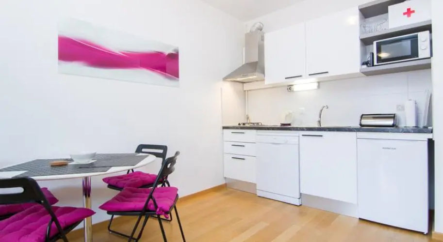 Apartment Green Gold