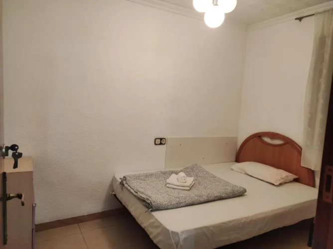 30-3- Бюджетная КОМНАТА в квартире для 2 человека, Alicante
