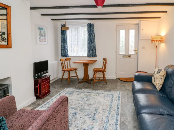 4 Oakfield Cottages