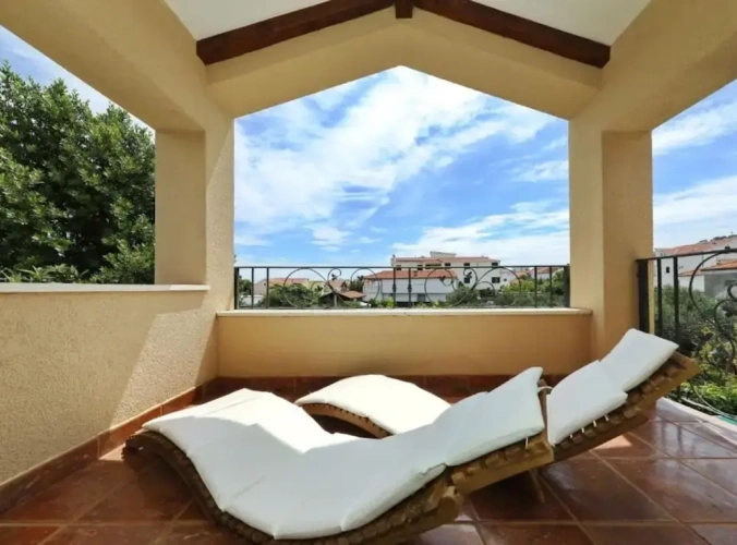 3 Bedrooms Cottage