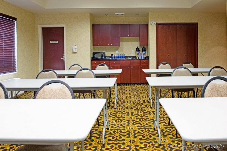 Holiday Inn Express & Suites Slave Lake photo 8