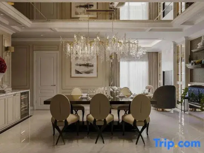 Luxury Radisson Landmark 81 & Vinhomes