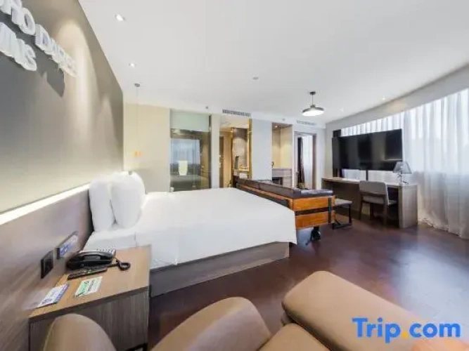 Standard Double room with city view