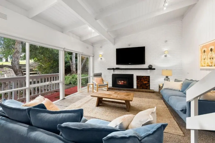 3 Bedrooms Cottage