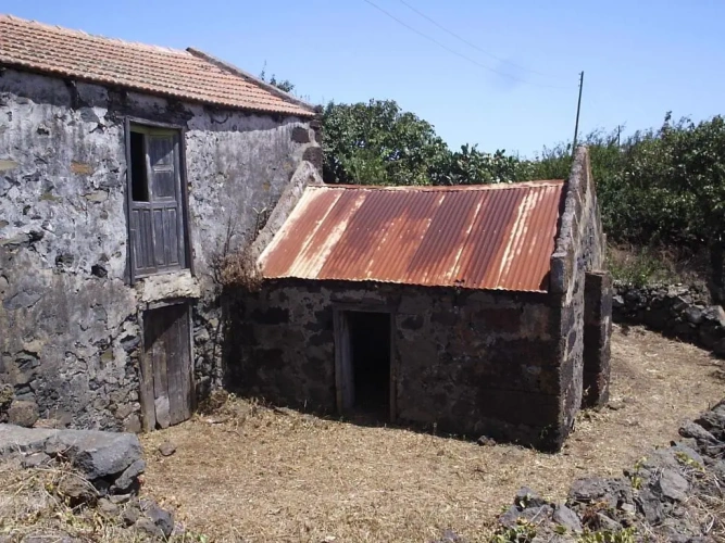 2 Bedrooms Cottage