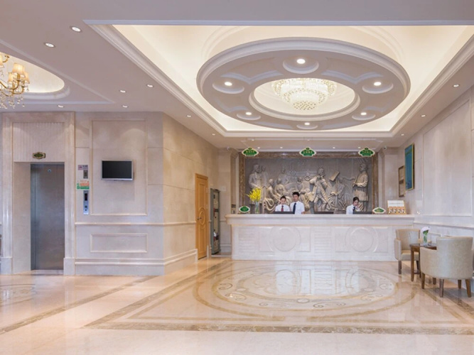 Vienna Hotel (Shenzhen Gongming Square Station)