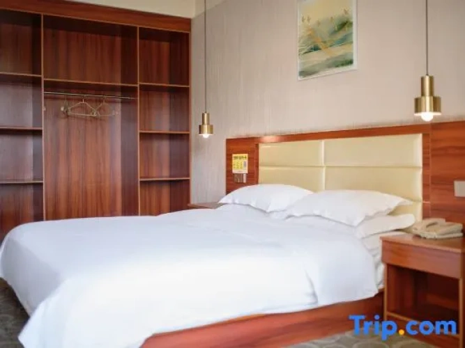 Standard Double room with street view