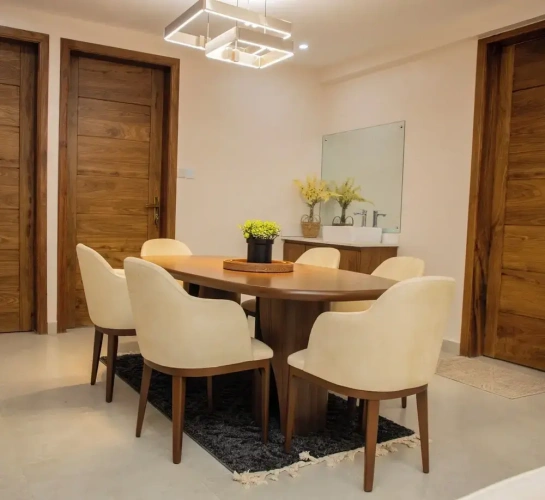 4 Bedrooms Deluxe Apartment with city view