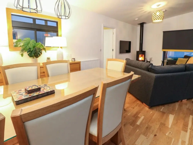 2 Strathtay Lodges