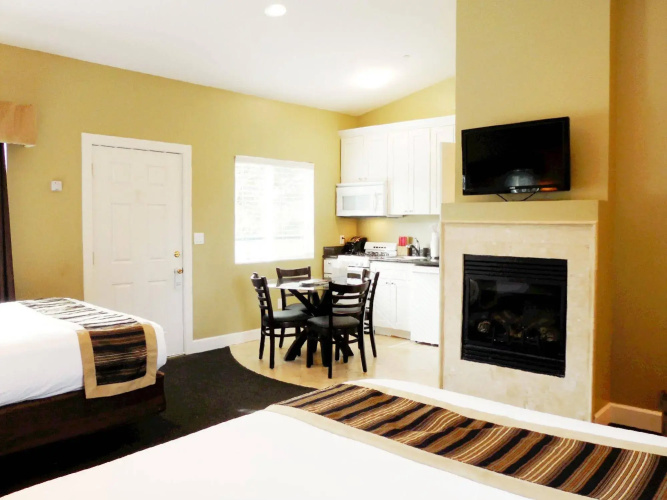 Monterey Peninsula Inn