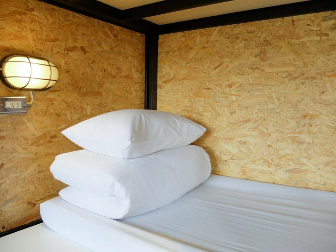Oldmancaptain Hostel