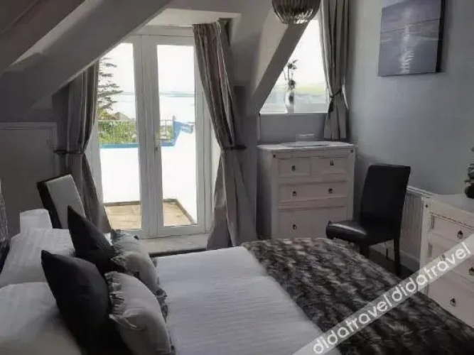 Cotswold House