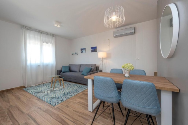 2 Bedrooms Cottage