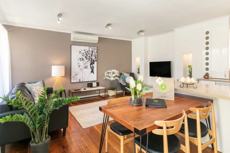 2 Bedrooms Cottage