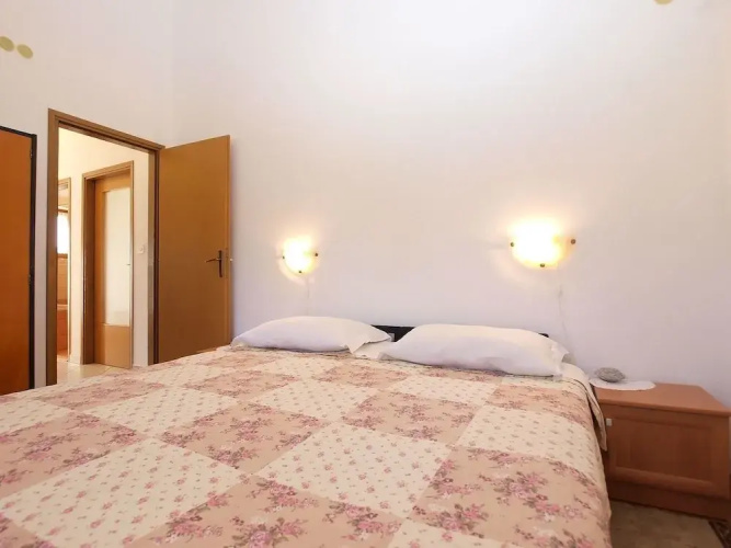 Apartment 950
