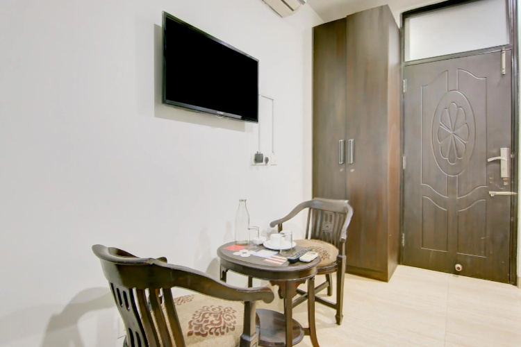 OYO 78876 The Premium Villa