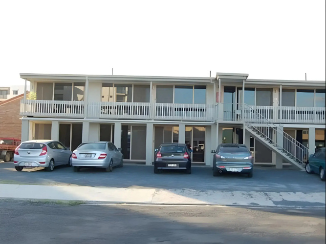 Slipway Hotel Motel
