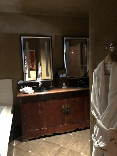 Comfort room