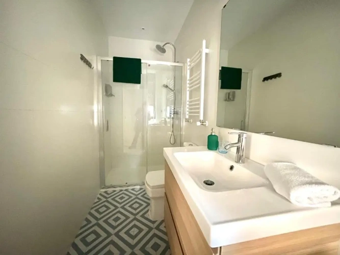 2 Bedrooms Apartment