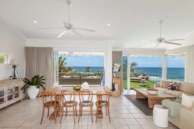 2 Bedrooms Double Apartment with sea view